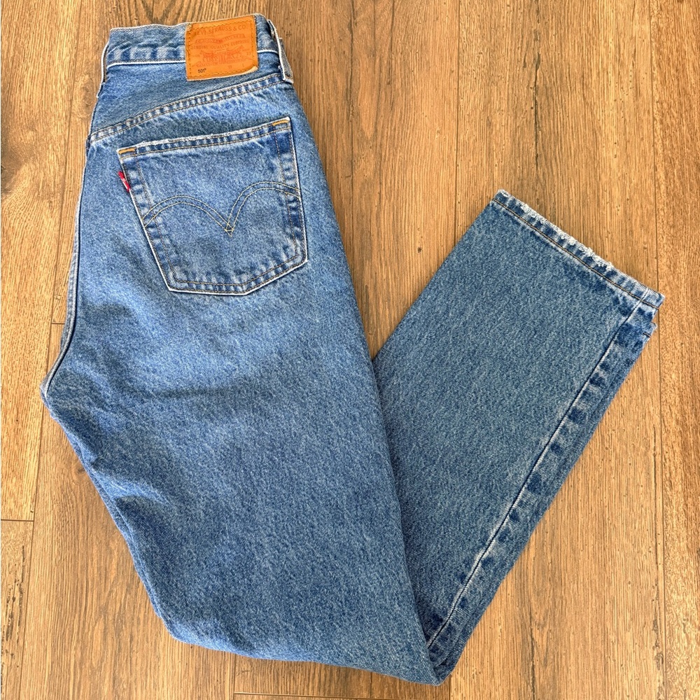 Levi's Straight Leg Blue Jeans